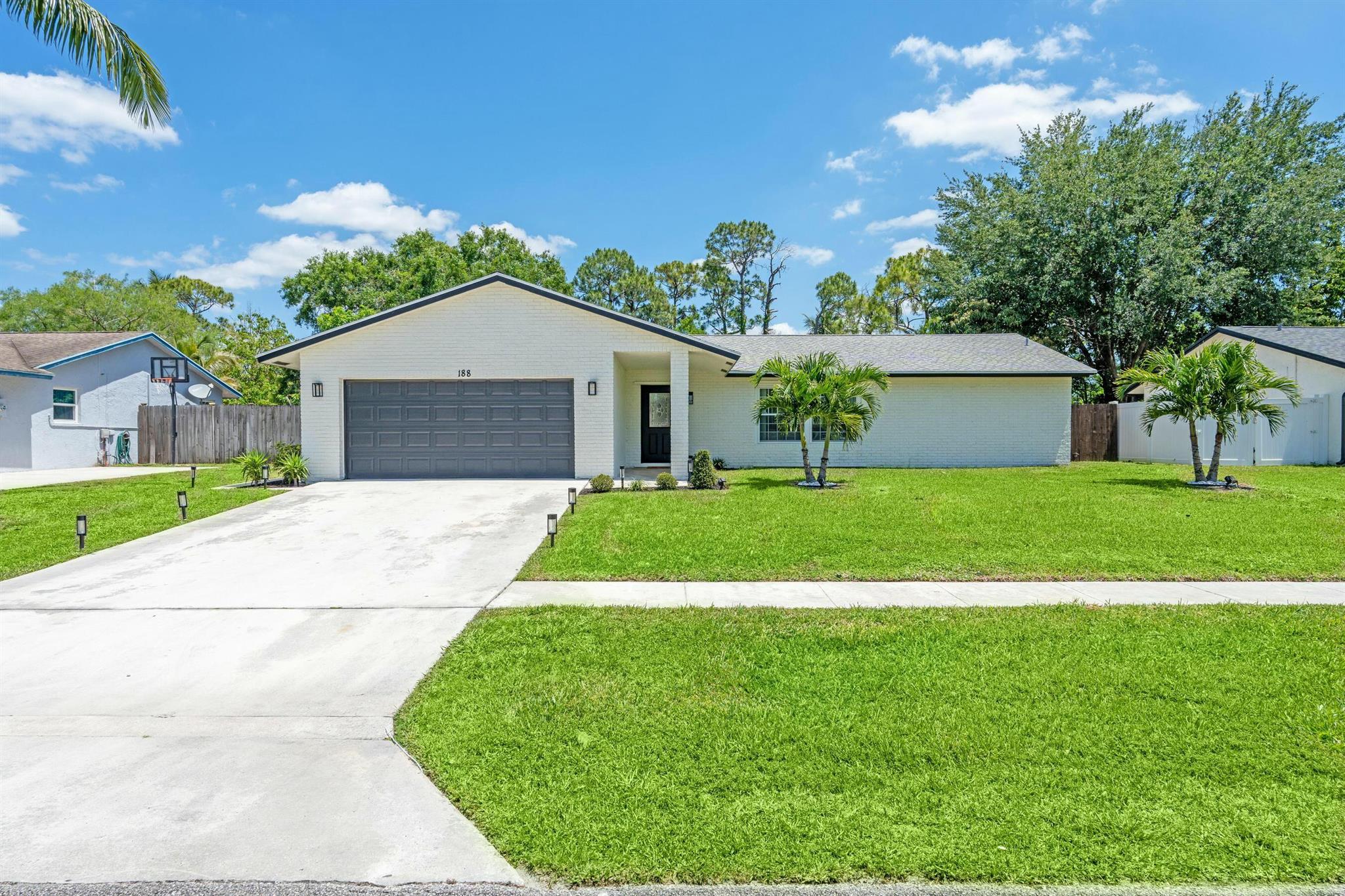 188 Martin Circle Royal Palm Beach FL 33411 | R11082267