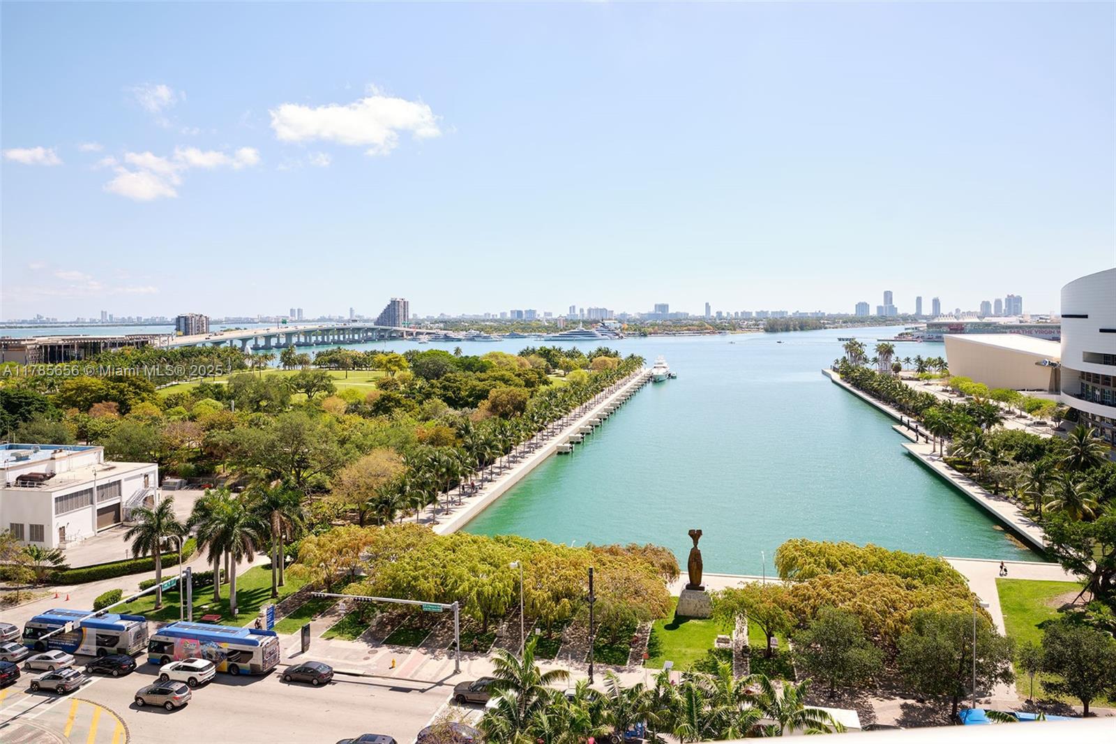 Apartamento à Venda em Miami, FL