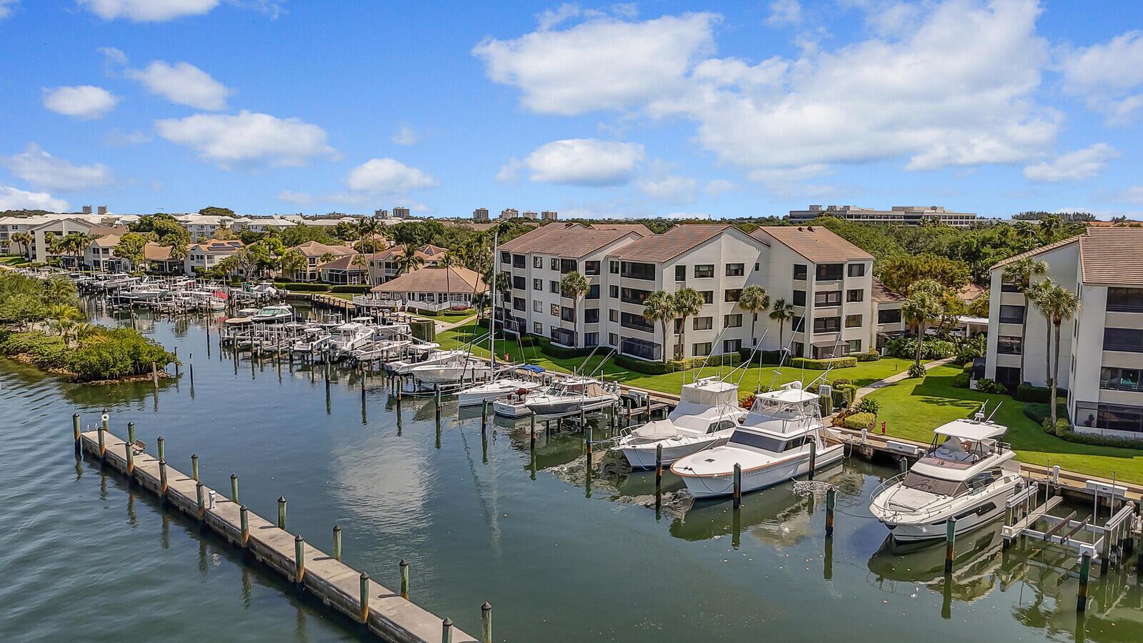 Homes for sale in Juno Beach, FL | 821 Oak Harbour Dr, Juno Beach, FL 33408 | MLS# R11082333