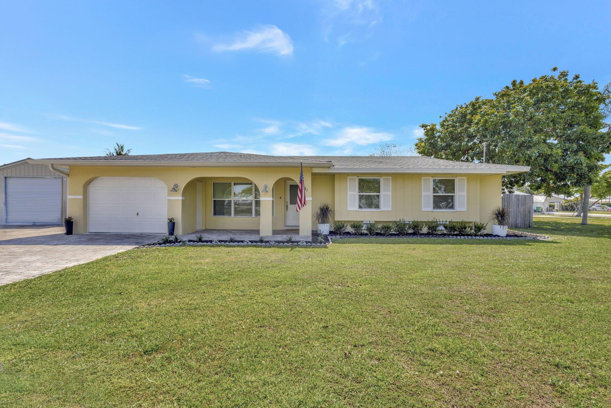 Homes for sale in Port St Lucie, FL | 691 Se Harbor View Dr, Port St Lucie, FL 34953 | MLS# R11082445