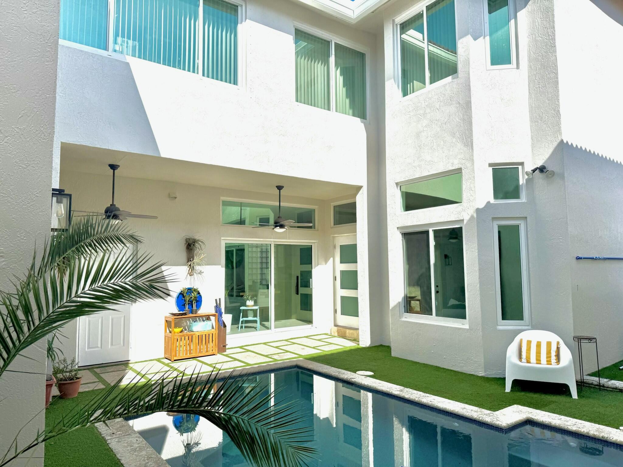 1087 Satinleaf Street Hollywood FL 33019 | R11082555