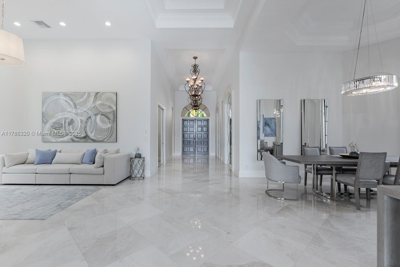17937 Villa Club Way, Boca Raton FL 33496