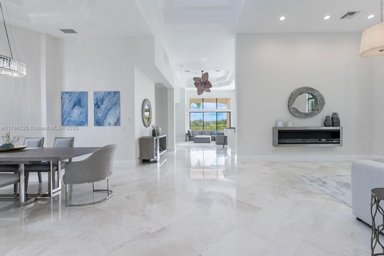 17937 Villa Club Way, Boca Raton FL 33496
