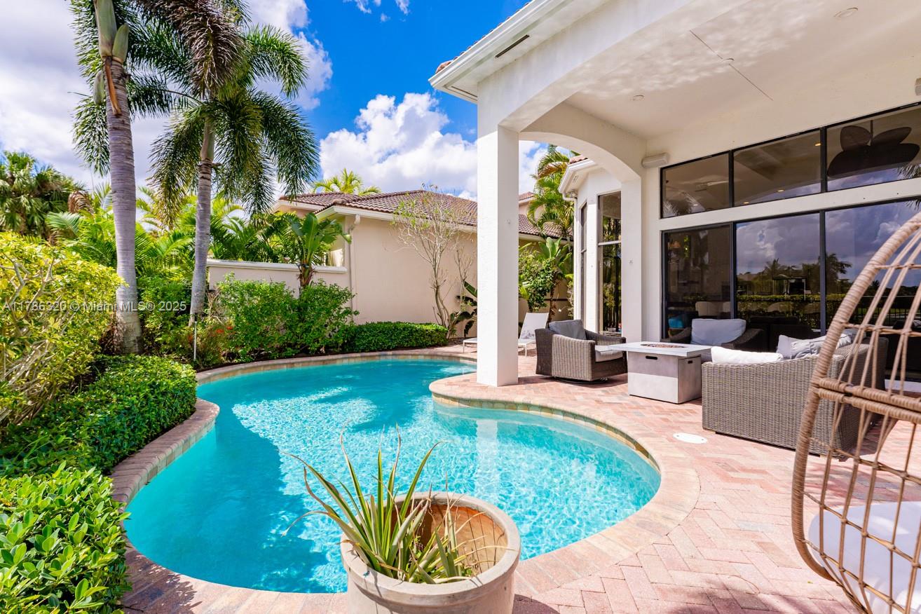 17937 Villa Club Way, Boca Raton FL 33496