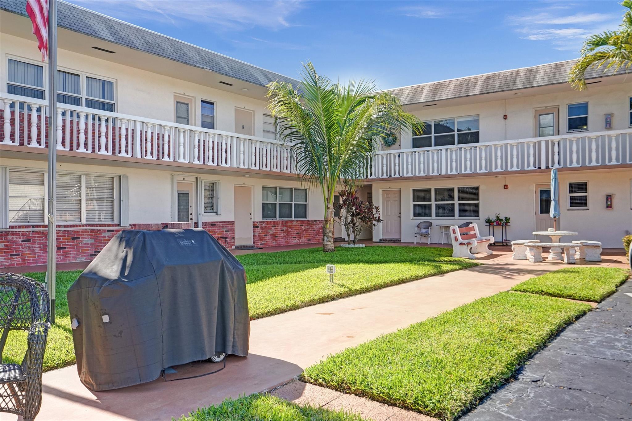 Homes for sale in Hollywood, FL | 1501 N 12th Court #9b, Hollywood, FL 33019 | MLS# F10498145