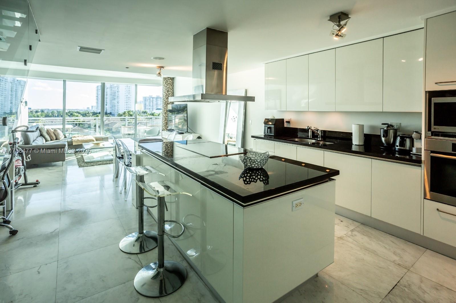 Apartamento à Venda em Aventura, FL