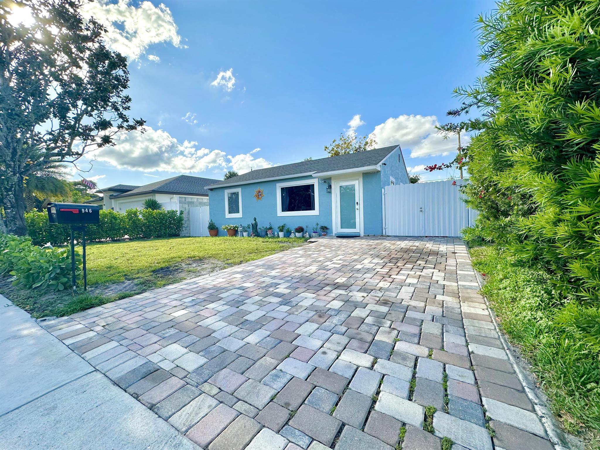 Homes for sale in West Palm Beach, FL | 946 Mcintosh Street, West Palm Beach, FL 33405 | MLS# R11083015