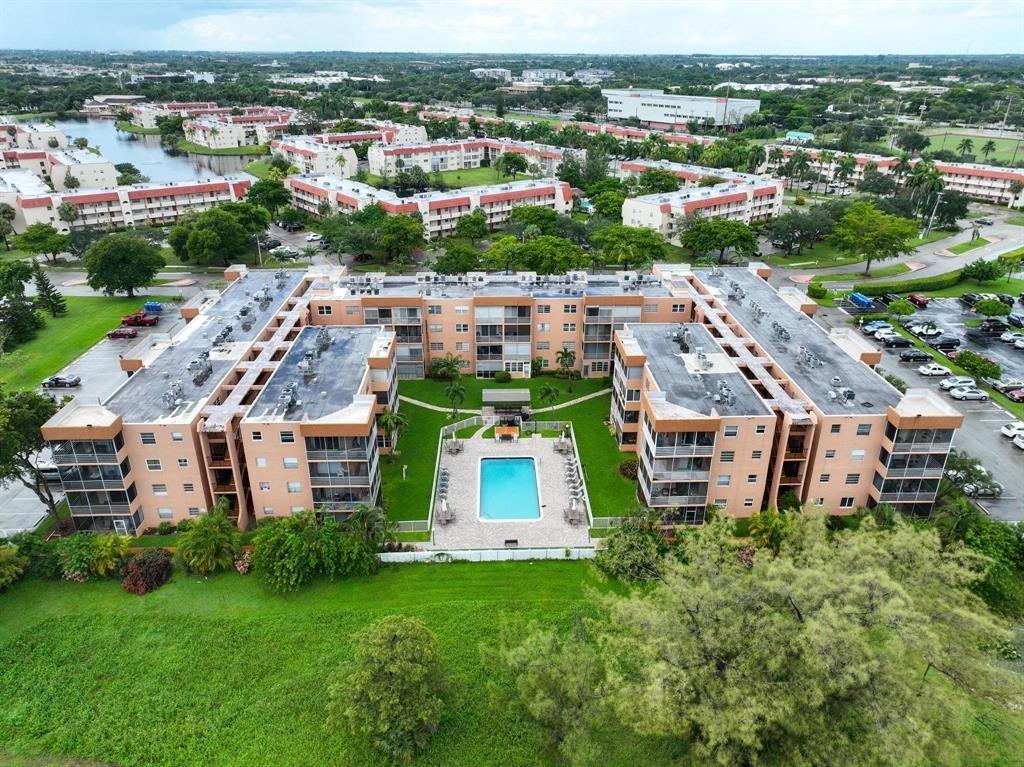 Homes for sale in Sunrise, FL | 3050 Sunrise Lakes Dr #307, Sunrise, FL 33322 | MLS# F10499211