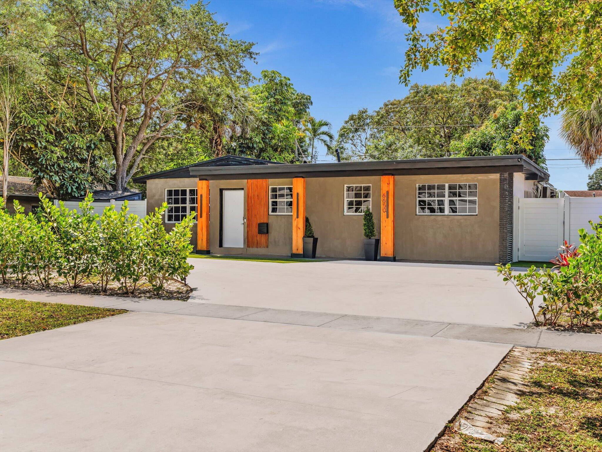 6650 Johnson Street Hollywood FL 33024 | R11083280