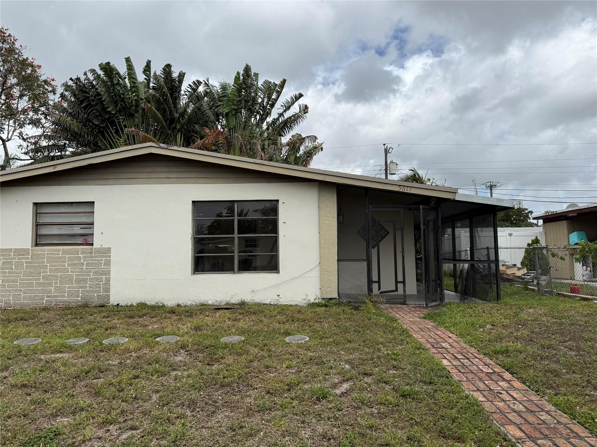 5611 Sw 37th St Davie FL 33314 | F10493455
