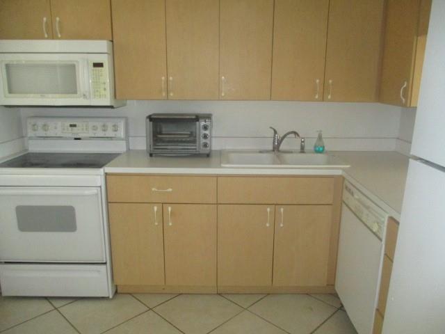 Homes for sale in Pompano Beach, FL | 2314 S Cypress Bend Dr #613, Pompano Beach, FL 33069 | MLS# F10499410