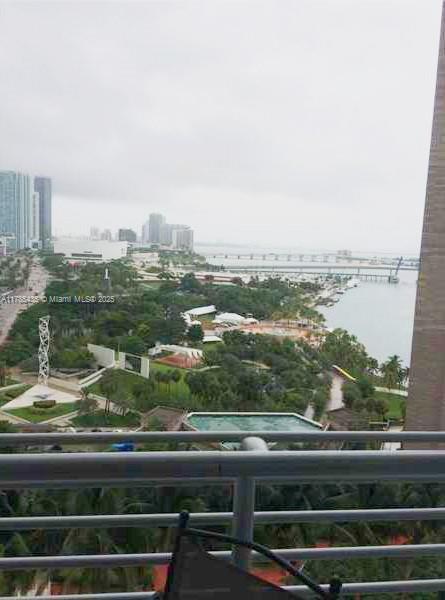 Apartamento à Venda em Miami, FL