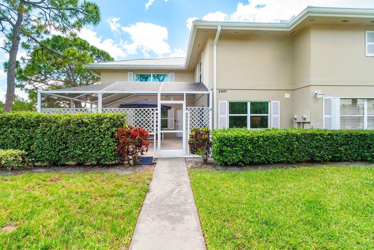 Homes for sale in Palm City, FL | 2401 Sw Danbury Lane, Palm City, FL 34990 | MLS# R11083486