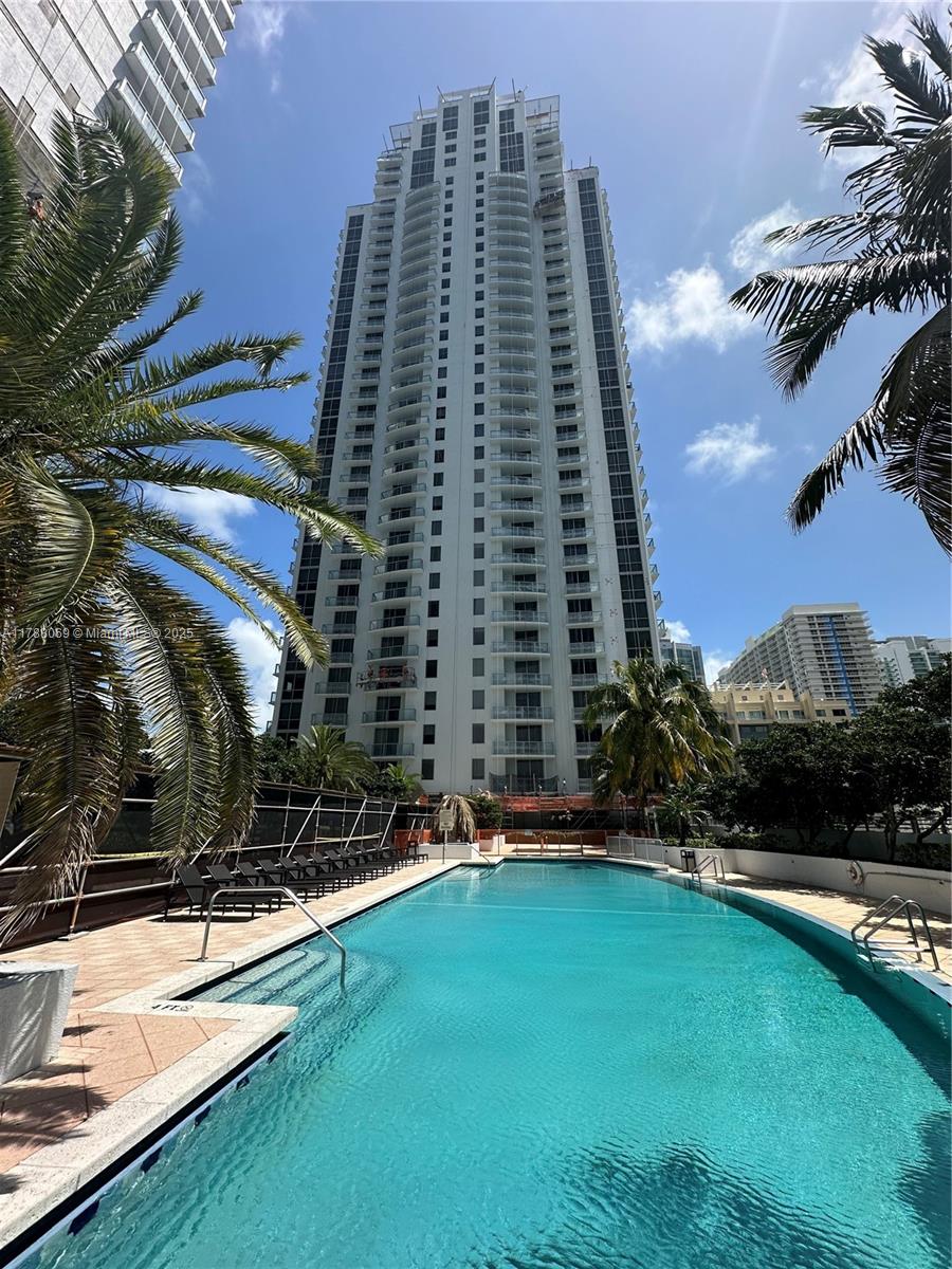 Condo for Sale in Miami, FL
