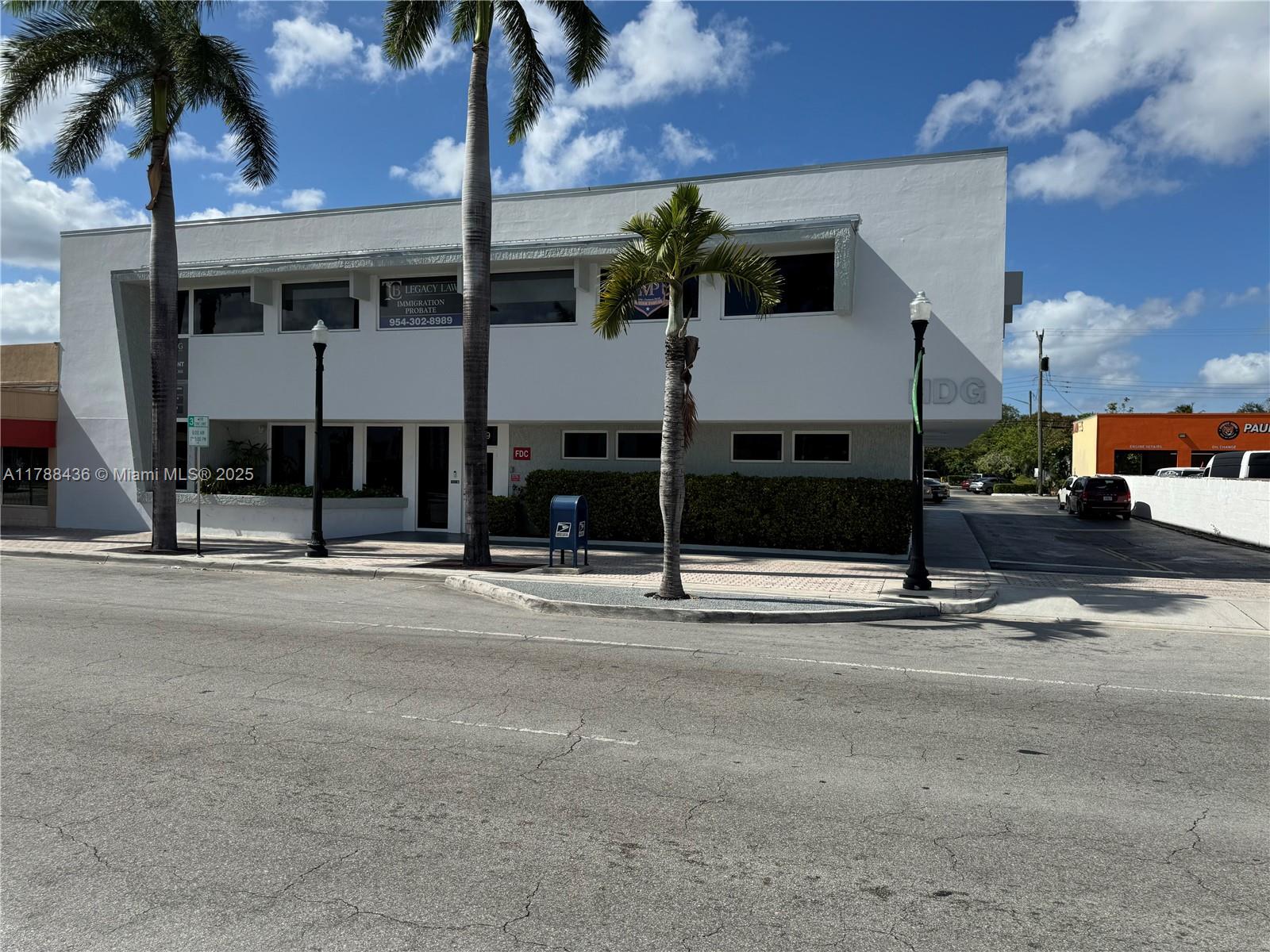 Homes for sale in Hollywood, FL | 2719 Hollywood Blvd, Hollywood, FL 33020 | MLS# A11788436
