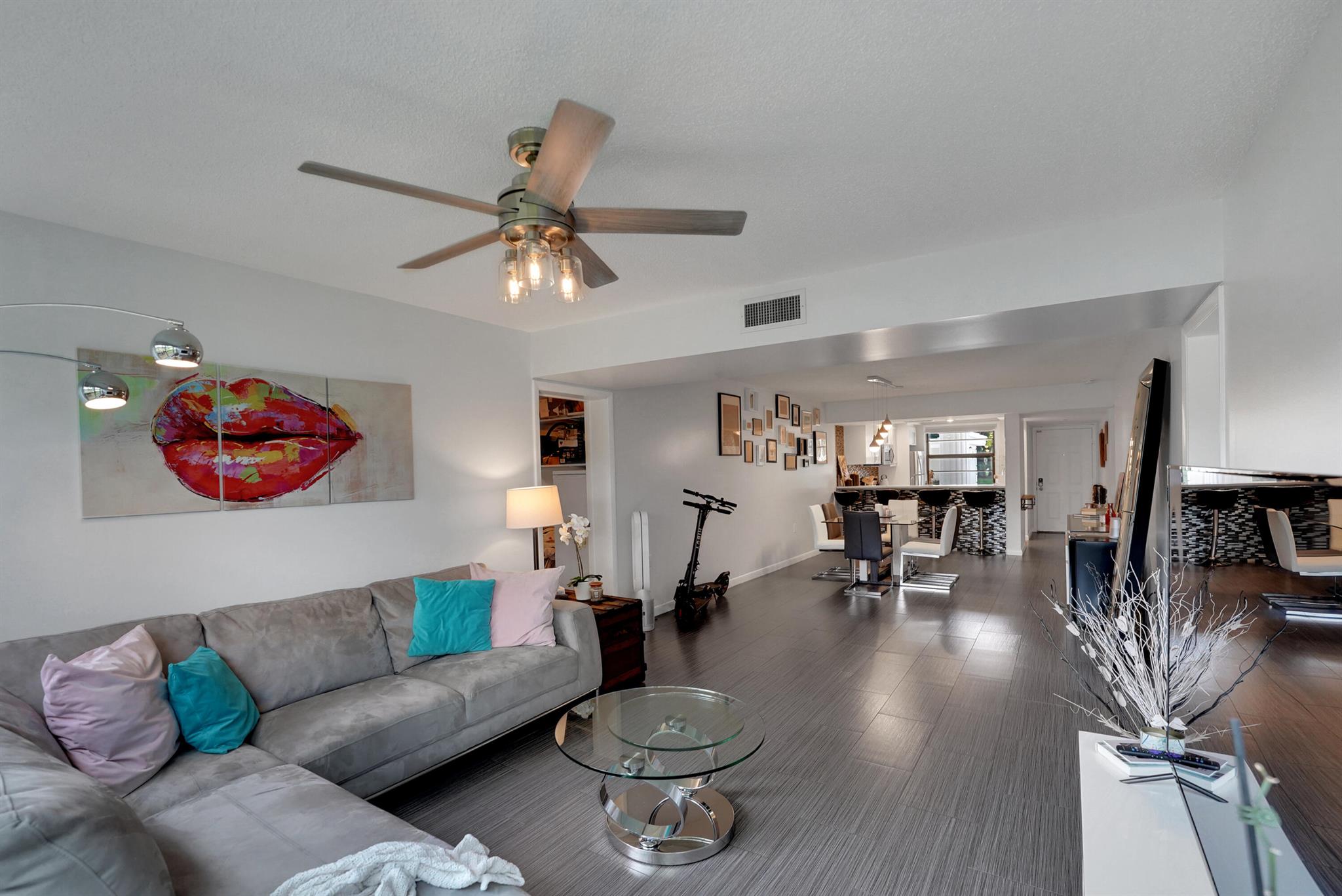 Whitehall Condo At Camino