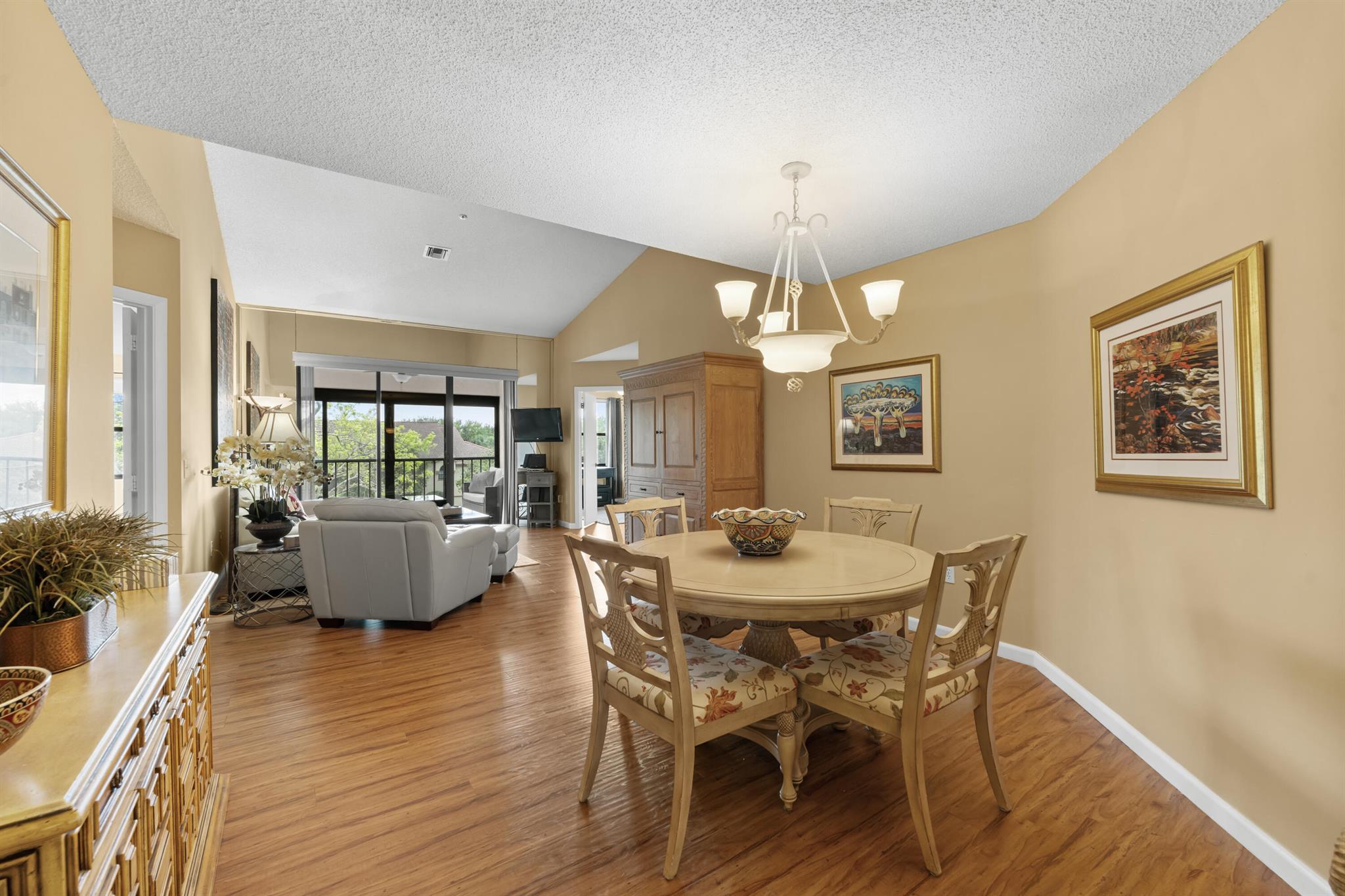 Excellente Village A,b,c,