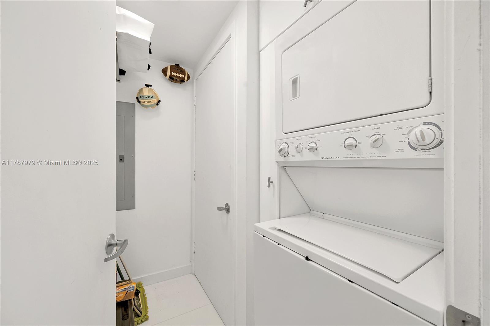 18201 Collins Ave #1002, Sunny Isles Beach FL 33160