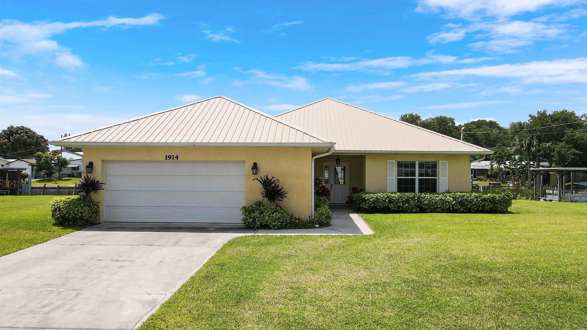 Homes for sale in Okeechobee, FL | 1914 Se 30th Street, Okeechobee, FL 34974 | MLS# R11083840