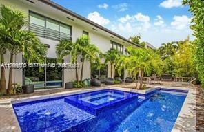 635 Curtiswood Dr Key Biscayne, FL 33149