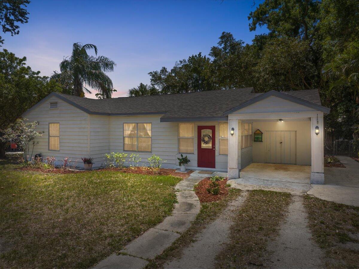 Homes for sale in Vero Beach, FL | 2001 Delmar Avenue, Vero Beach, FL 32960 | MLS# R11084284