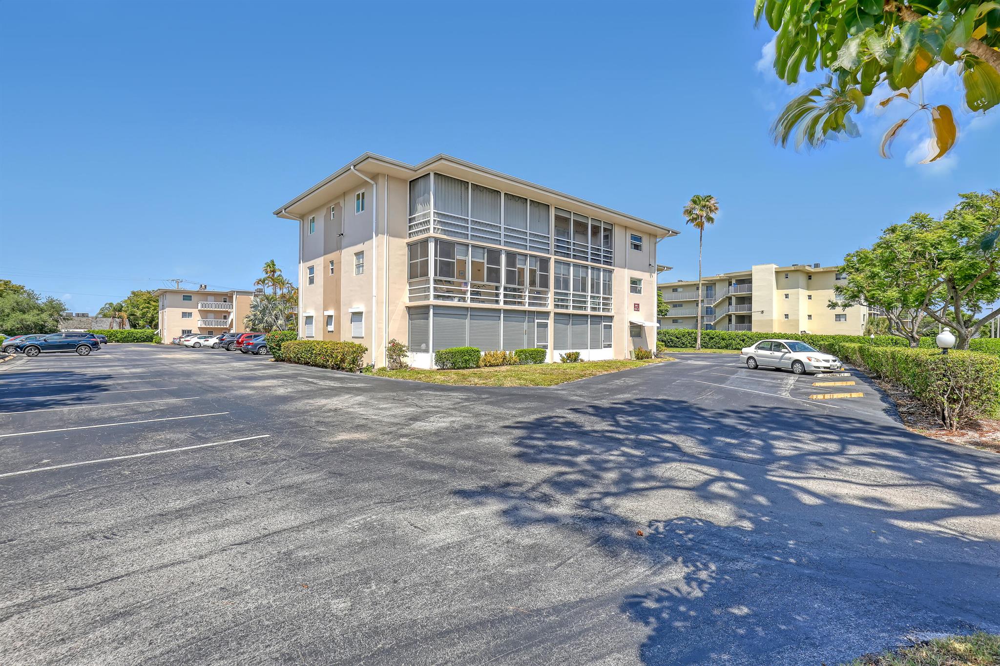 Lake Clarke Gardens Condo