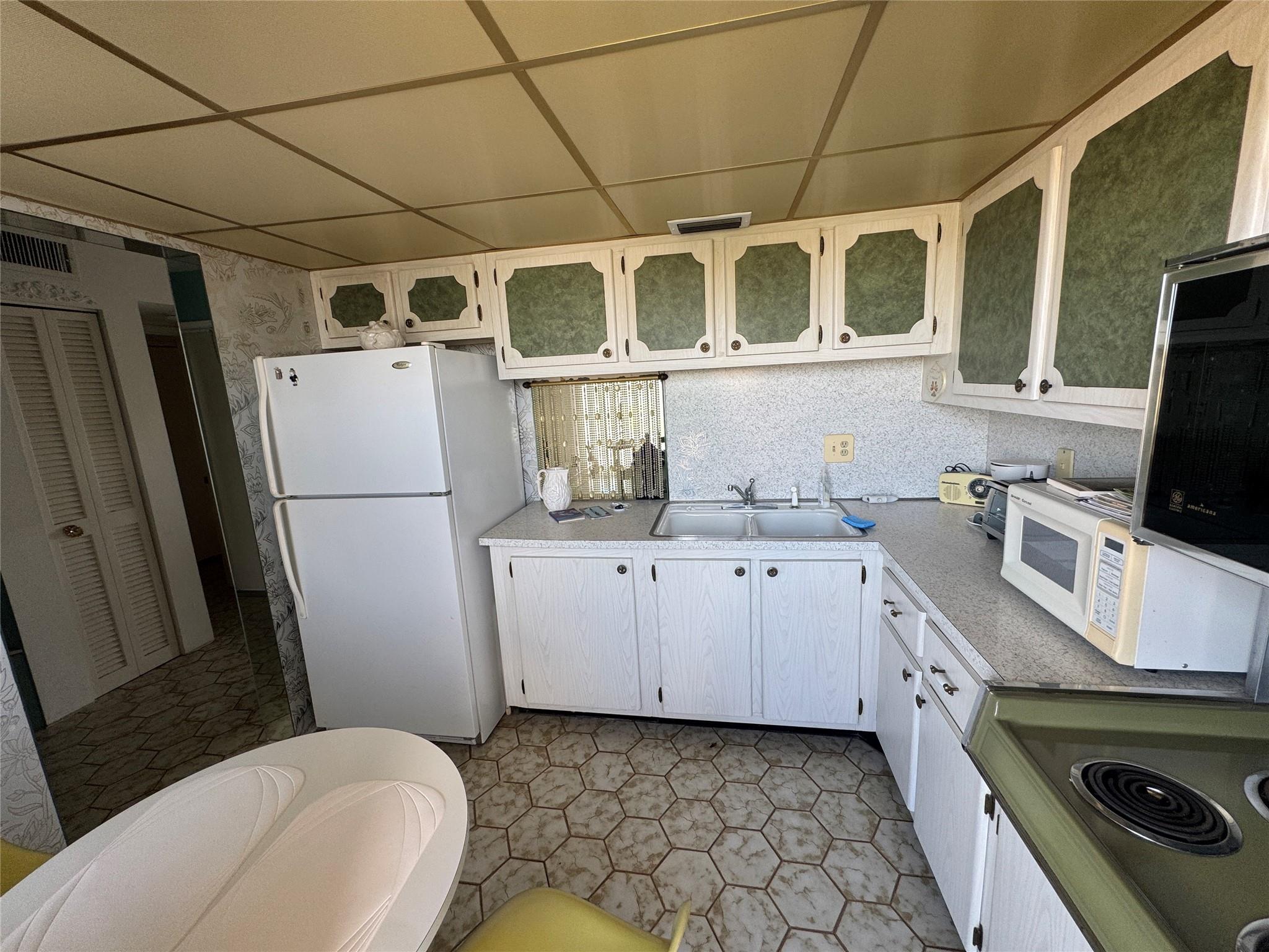 Homes for sale in Hallandale Beach, FL | 200 Ne 14Th Ave #522, Hallandale Beach, FL 33009 | MLS# F10500064