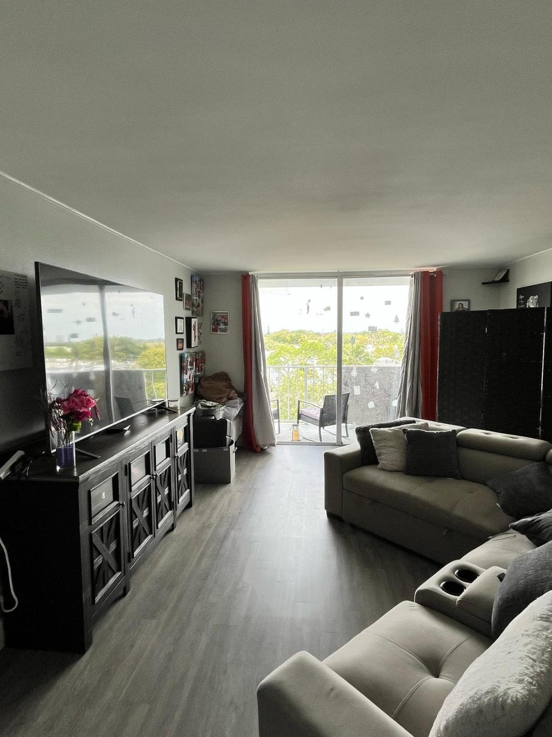 Breakwaters Of The Palm B