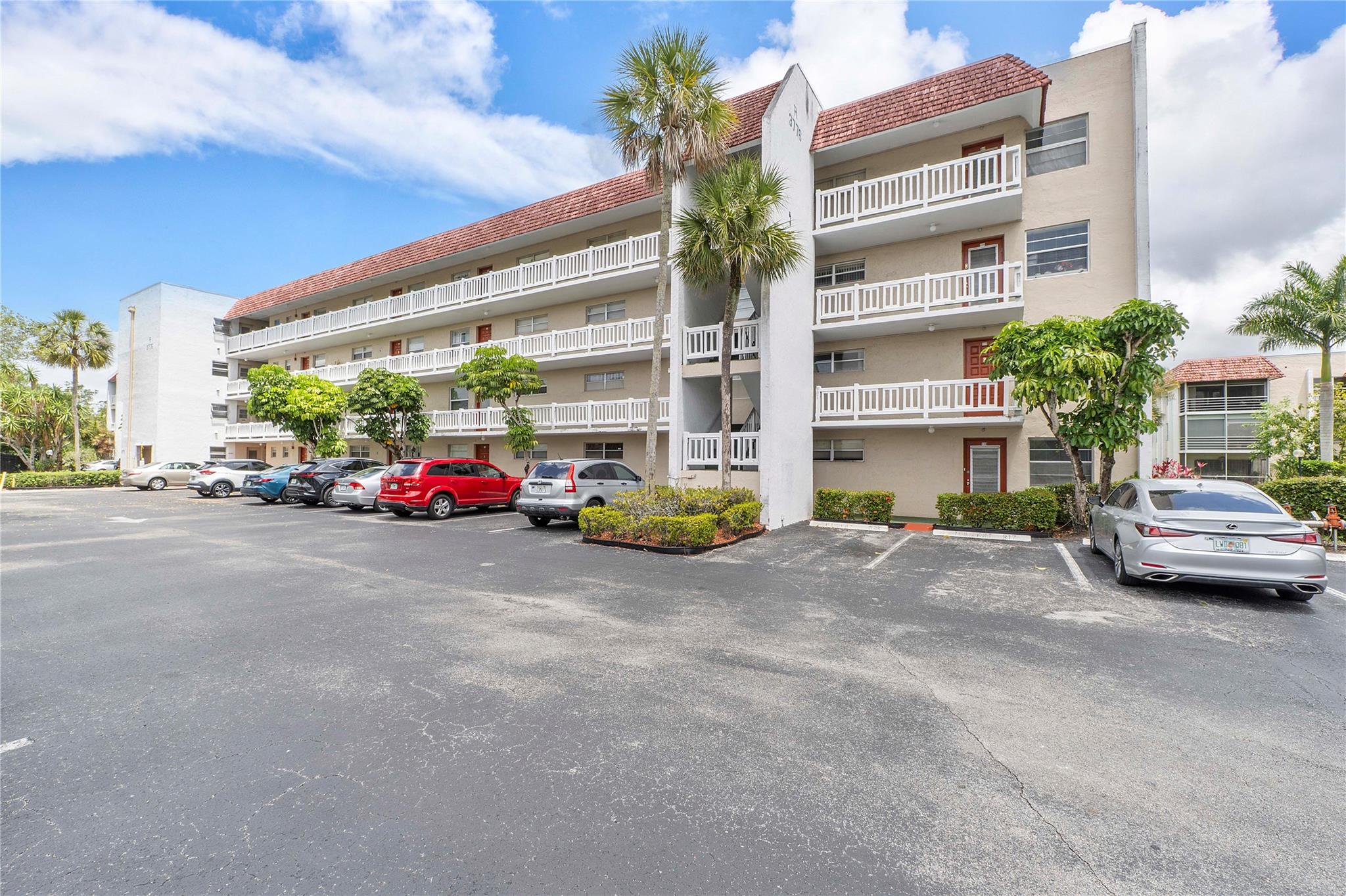 Homes for sale in Lauderhill, FL | 3776 Inverrary Blvd #109 R, Lauderhill, FL 33319 | MLS# F10499989