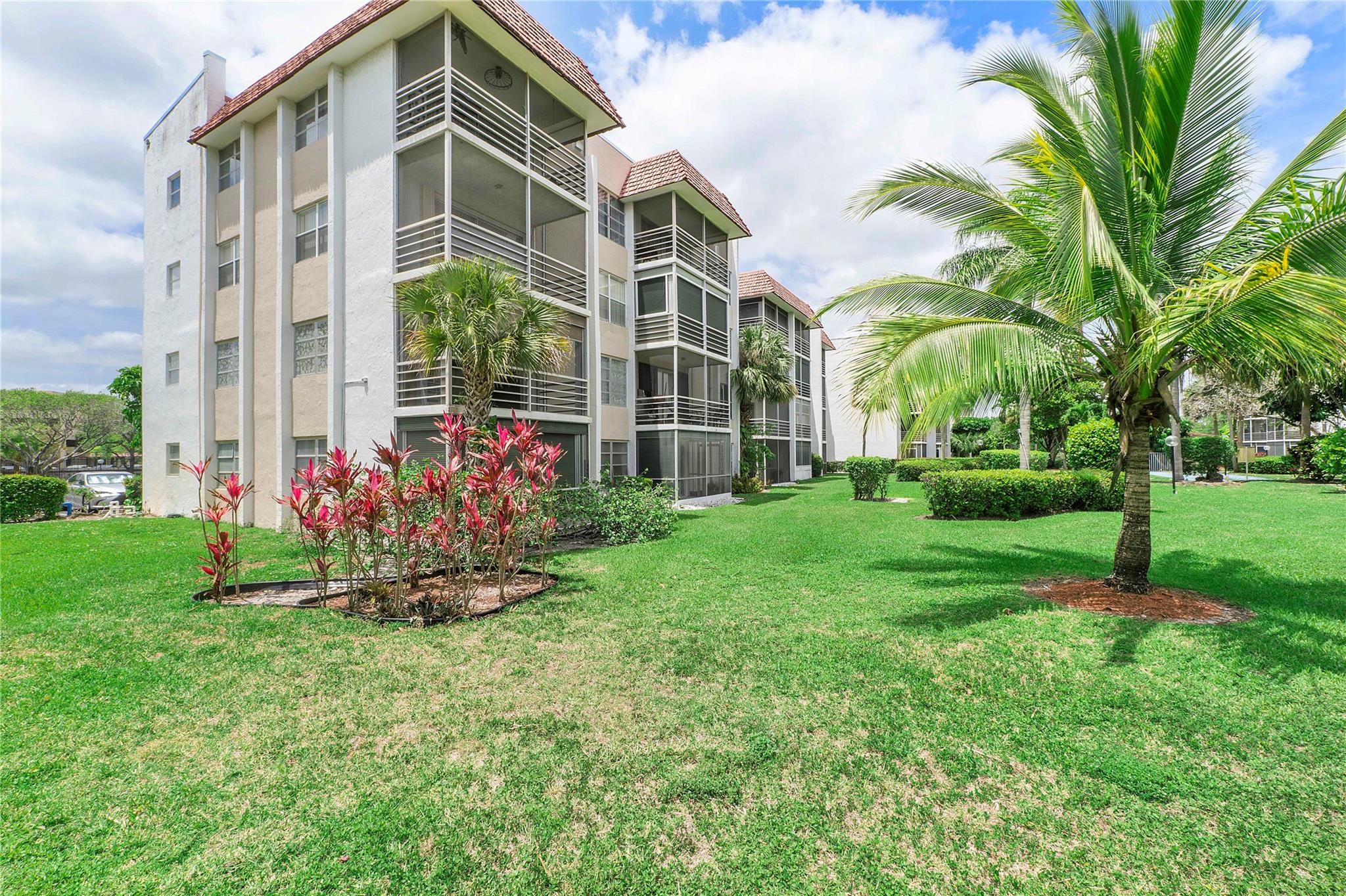 Homes for sale in Lauderhill, FL | 3776 Inverrary Blvd #109 R, Lauderhill, FL 33319 | MLS# F10499989