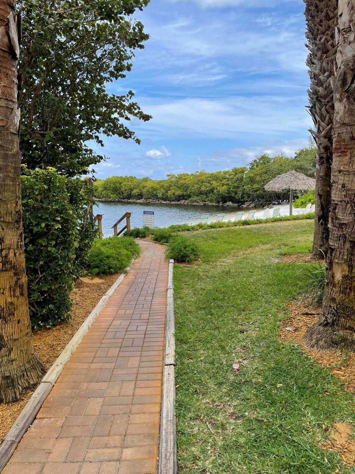 Homes for sale in Hypoluxo, FL | 1200 Scotia Dr #305, Hypoluxo, FL 33462 | MLS# R11084641