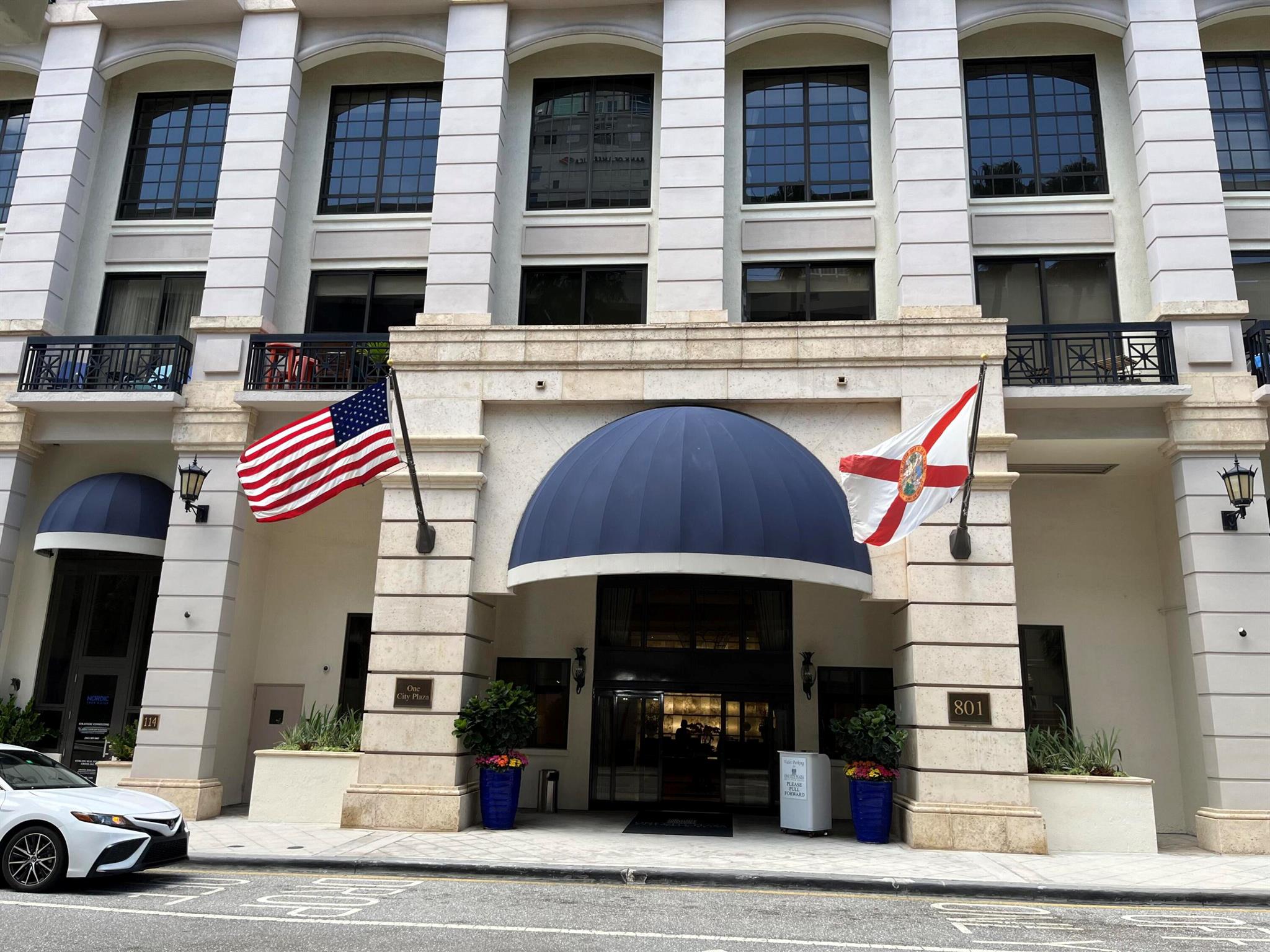 One City Plaza Condo