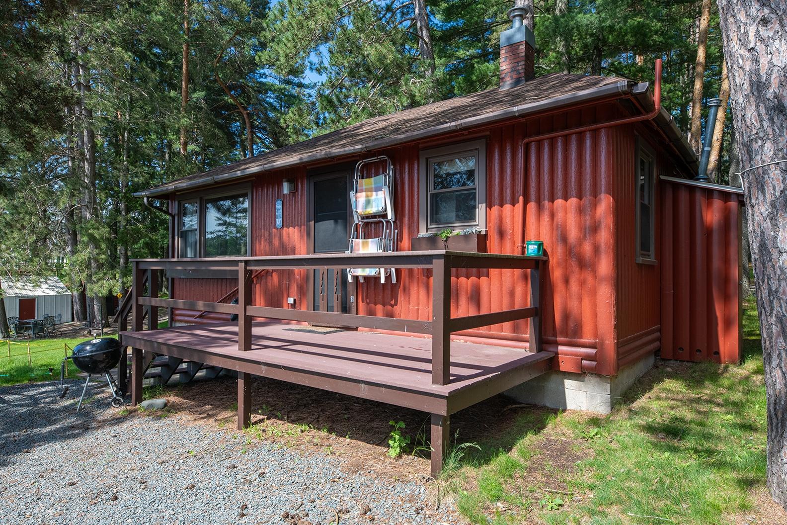 Big Arbor Vitae house picture