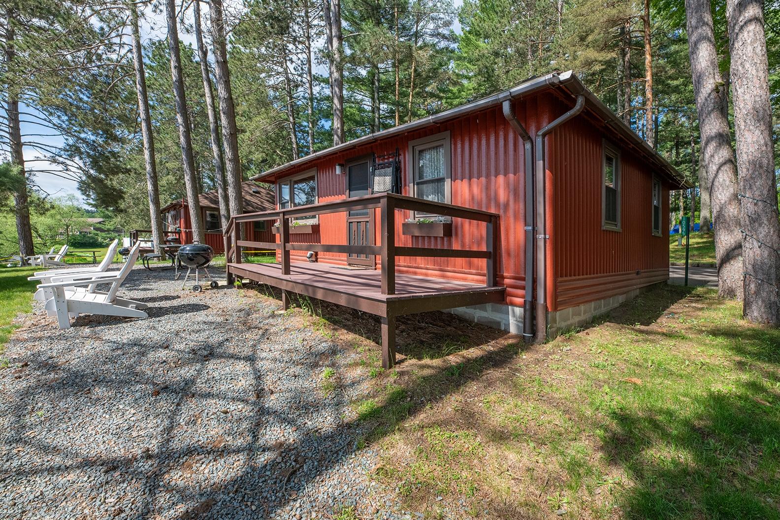 Picture 01 - Big Arbor Vitae Property 211546