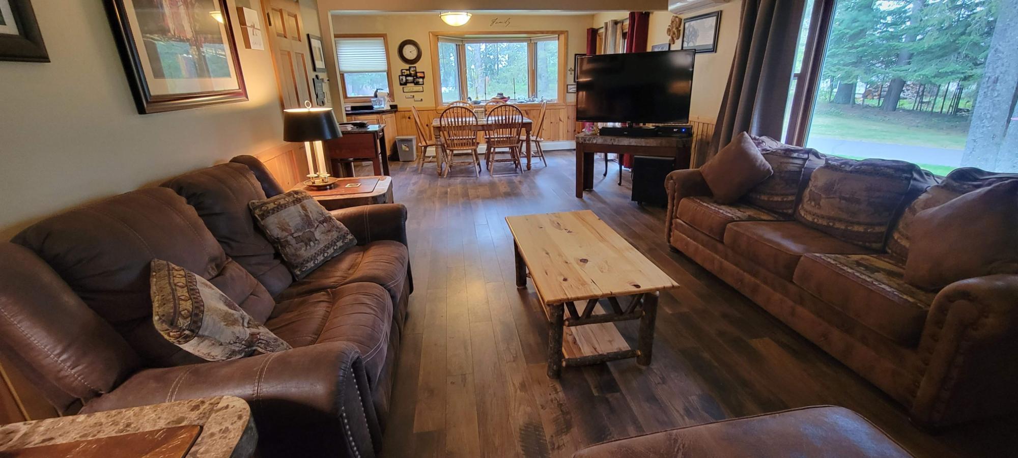 Big Arbor Vitae Property 10610 Pine Arbor Dr Photo 5