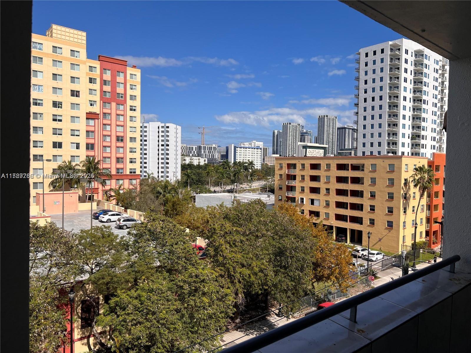 546-sw-1st-st-611-miami-fl-33130/hzid_2256cf40