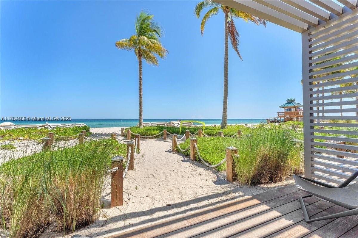 Condo for Sale in Sunny Isles Beach, FL