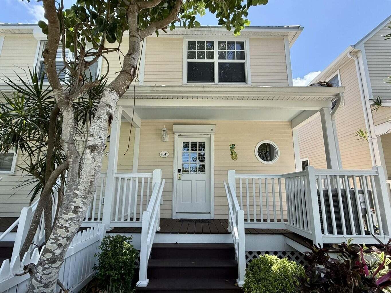 Homes for sale in Duck Key, FL | 7041 Harbor Village Dr, Duck Key, FL 33050 | MLS# R11084801