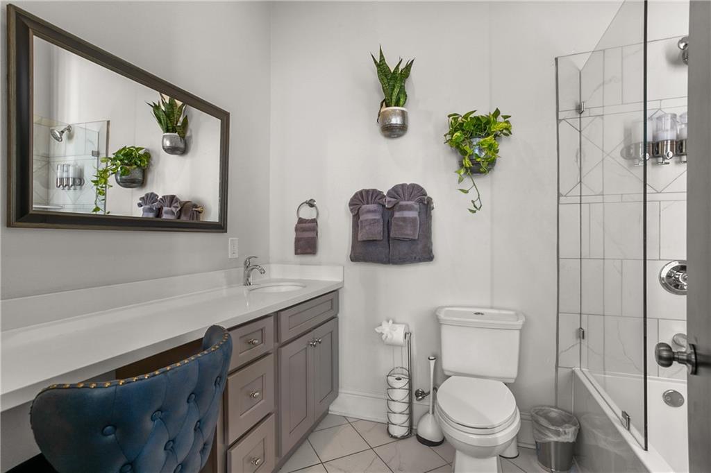 837-839 Jackson Avenue