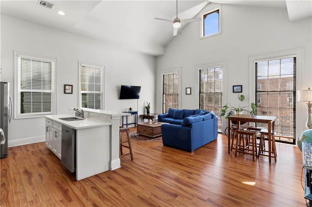 837-839 Jackson Avenue