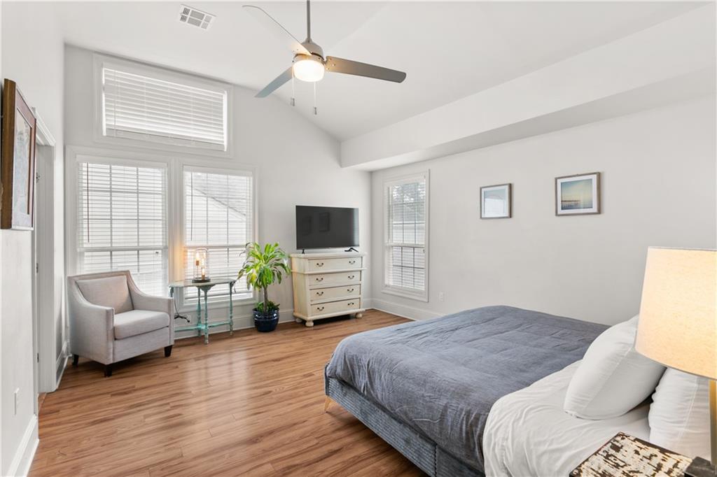 837-839 Jackson Avenue