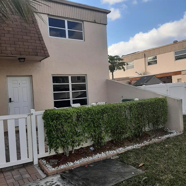 1105 80th Ter Margate FL 33063 | F10500266