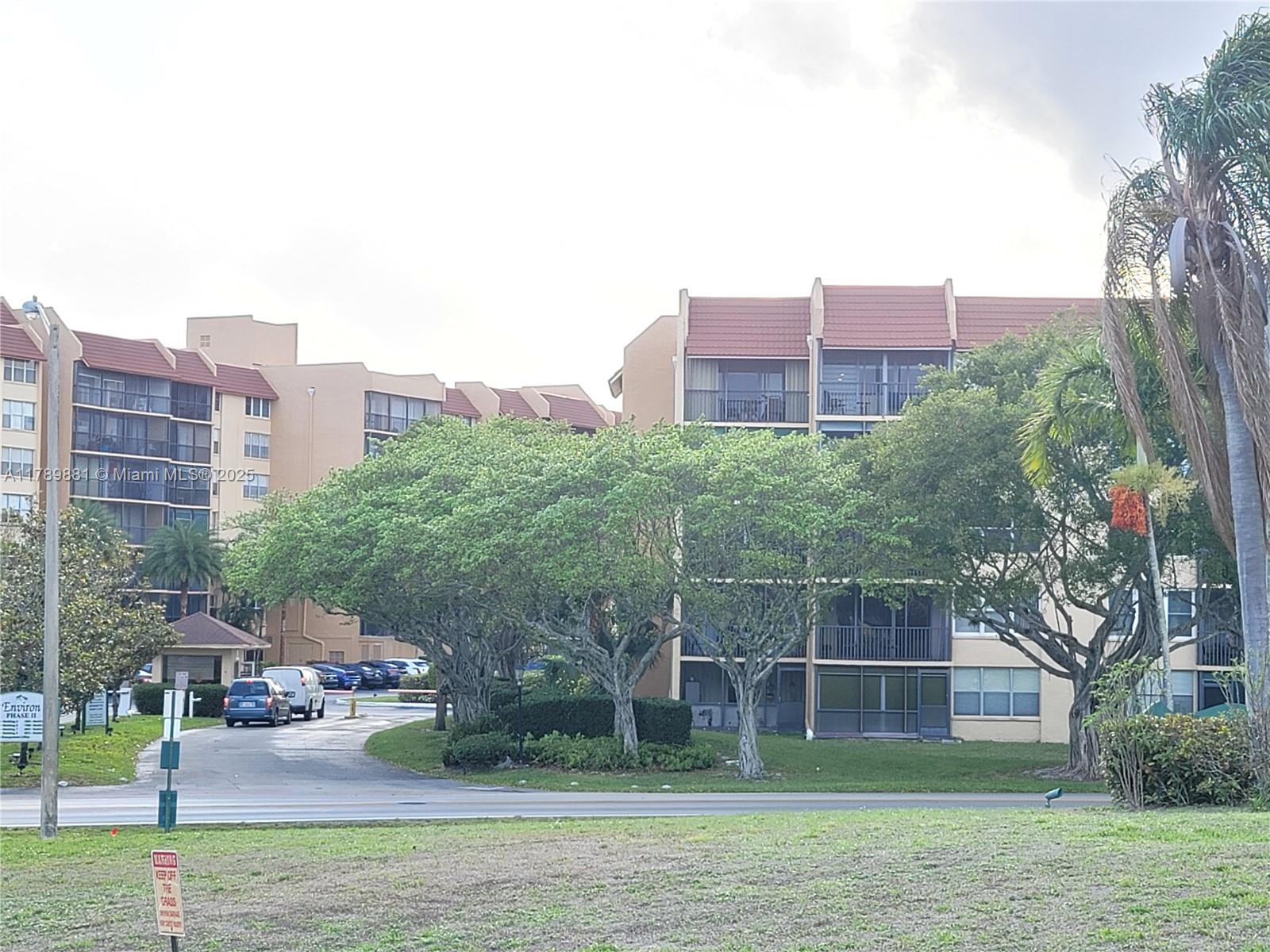 Condominium 3 Of Environ