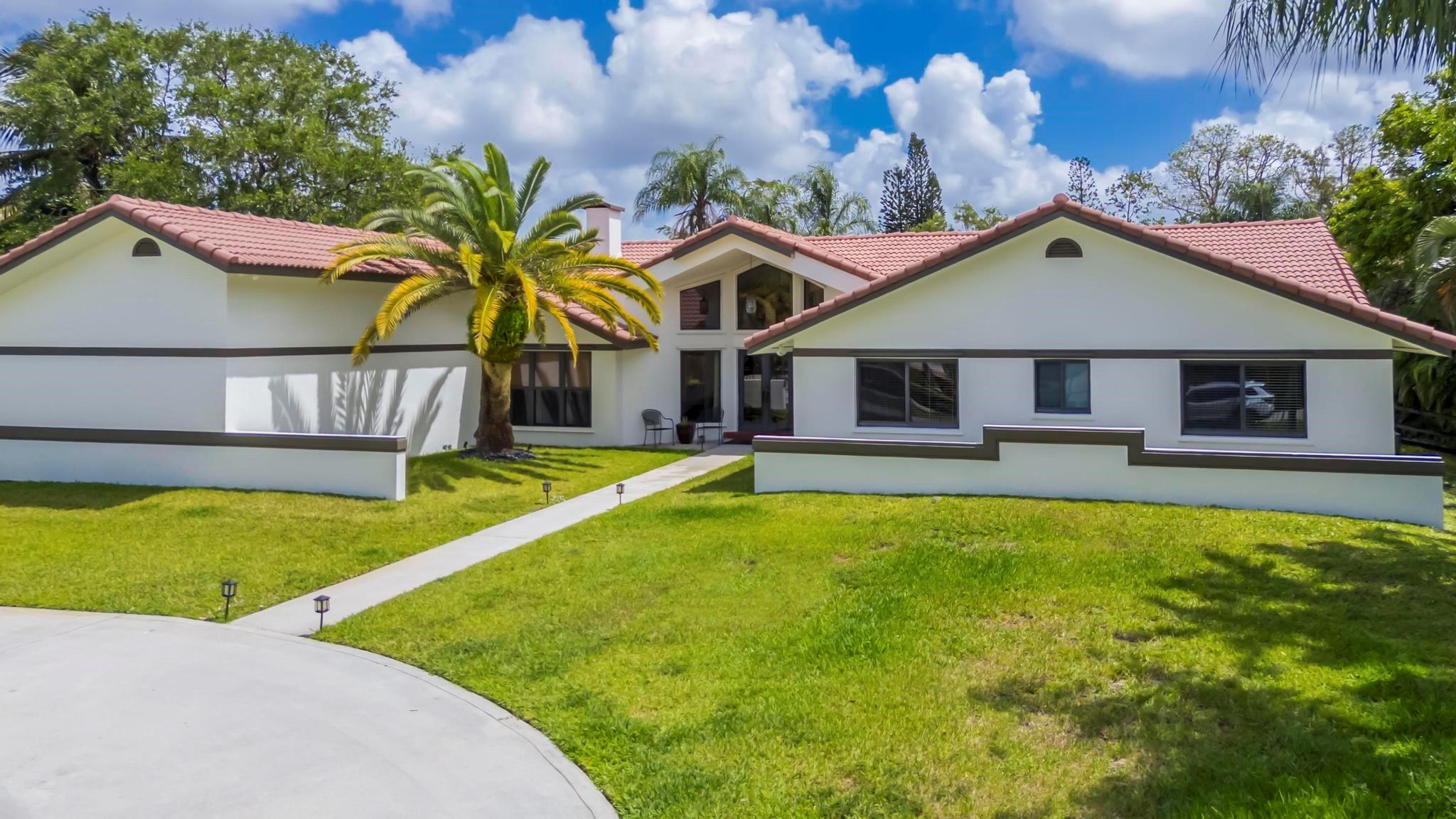 Homes for sale in Southwest Ranches, FL | 4600 Sw 164th Terr, Southwest Ranches, FL 33331 | MLS# F10498254