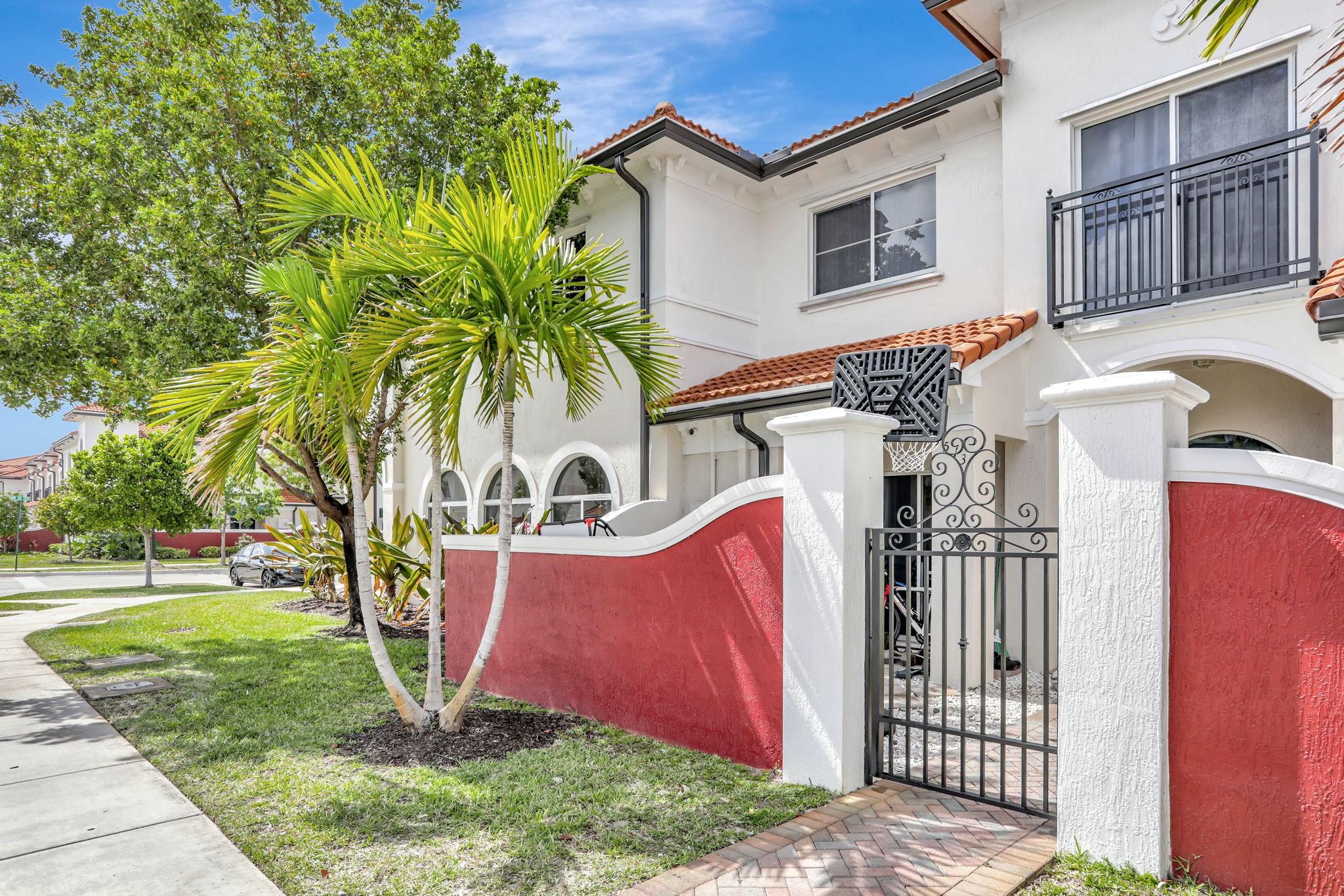 Homes for sale in Lauderdale Lakes, FL | 3513 Nw 29Th Ct, Lauderdale Lakes, FL 33311 | MLS# F10499392