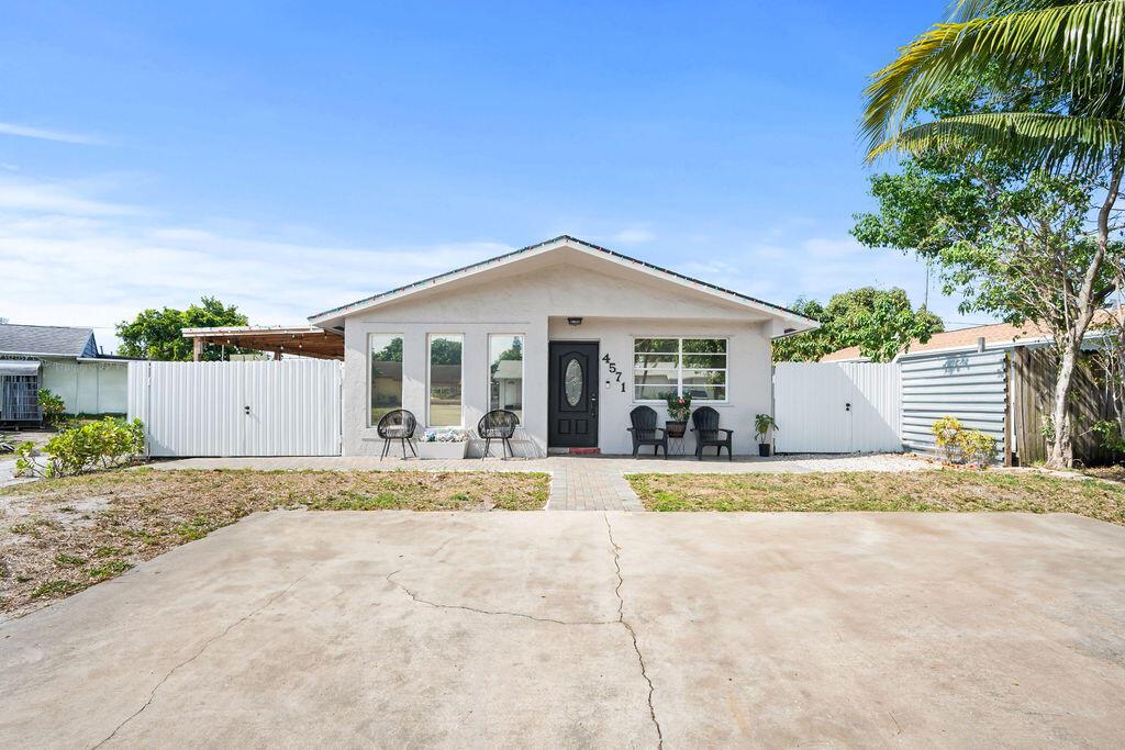 4571 Weymouth Street, Lake Worth, FL 33463, 4 Bedrooms , 2 Bathrooms ,Single Family Residence,Sold,R11085204, Horizon Palm Realty Group