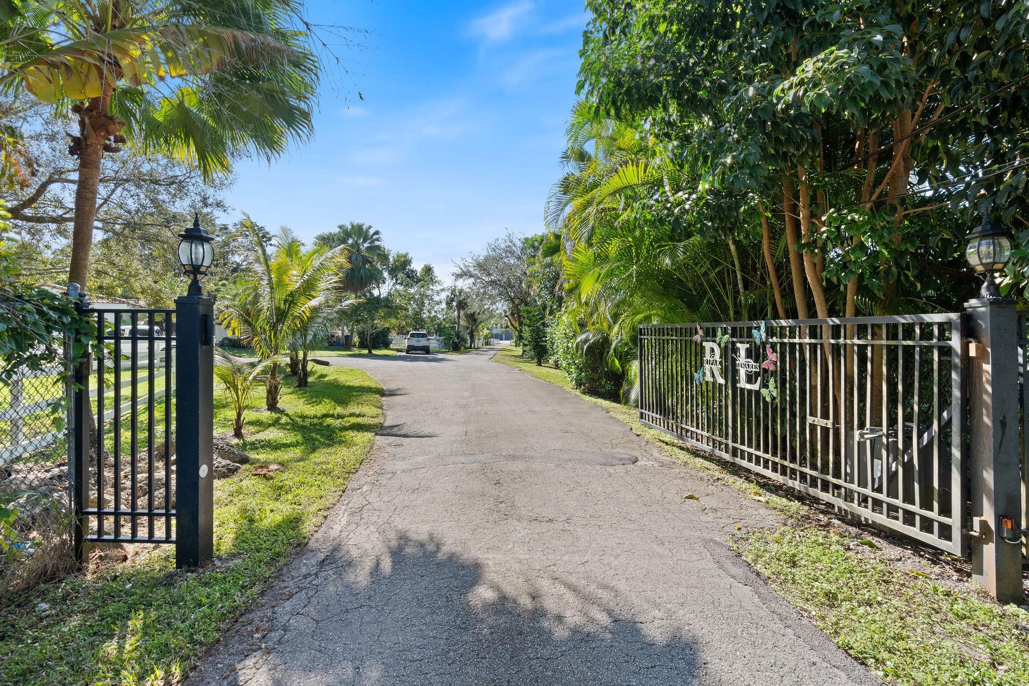 Homes for sale in Southwest Ranches, FL | 13500 Stirling Rd, Southwest Ranches, FL 33330 | MLS# F10500441