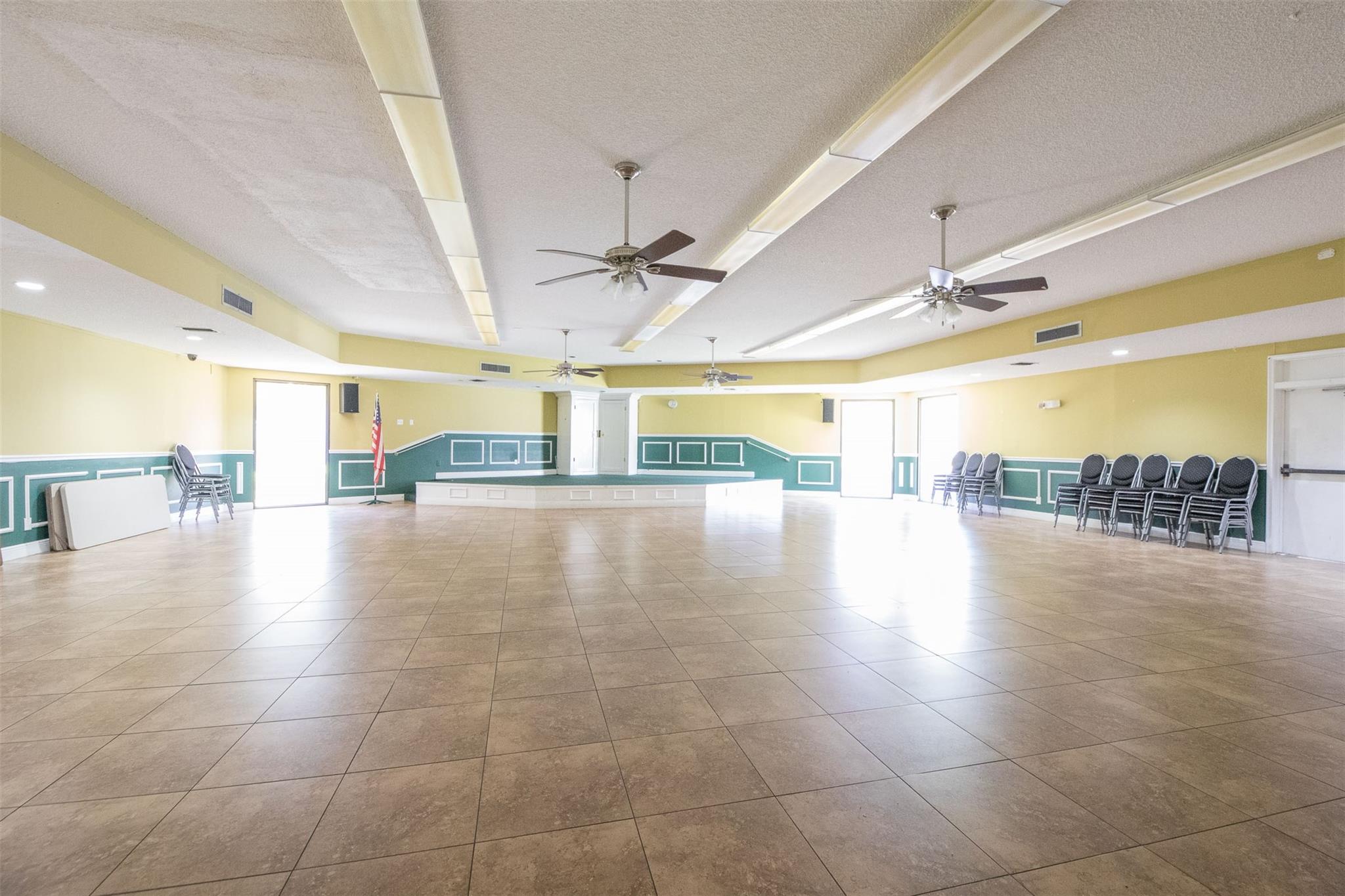 Homes for sale in Oakland Park, FL | 113 Royal Park #1H, Oakland Park, FL 33309 | MLS# F10500248