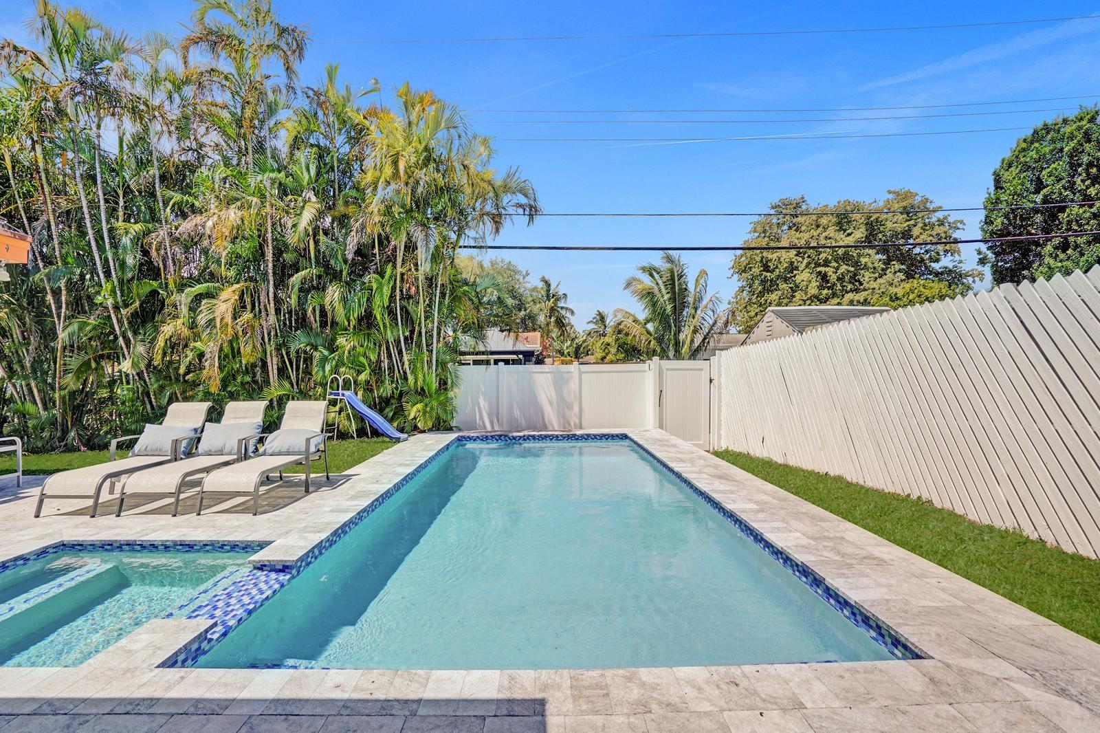 1900 N 44th Ave Hollywood FL 33021 | F10500433