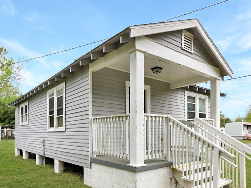 Homes for sale in St Bernard, LA | 2245 Bayou Rd, St Bernard, LA 70085 | MLS# 2498623